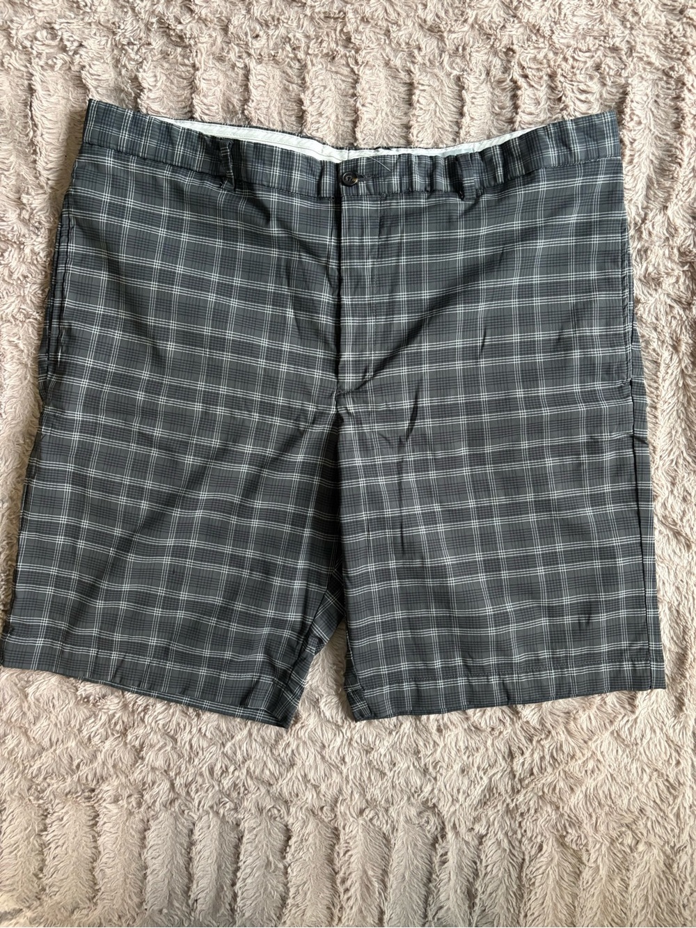 Greg Norman Collection Gray Plaid Flat Front Shorts